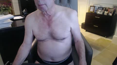 Snapshot of blueisles chatting on January 8, 9:34 pm blueisles online show from January 8, 9:34 pm