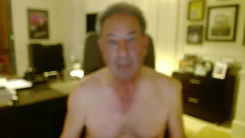 Snapshot of blueisles chatting on November 15, 3:04 am blueisles online show from November 15, 3:04 am