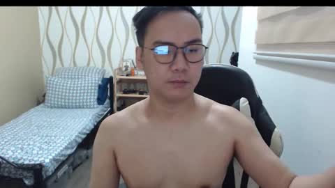 Snapshot of blueranger27 chatting on March 4, 2:39 am Andy Tan online show from March 4, 2:39 am