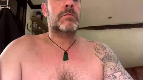 Blueyloey online show from April 14, 2:28 am