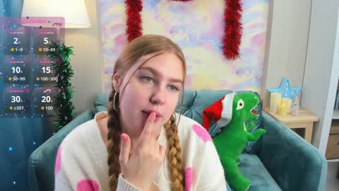 Snapshot of blush_ellie chatting on December 29, 5:12 pm Ellie3 online show from December 29, 5:12 pm