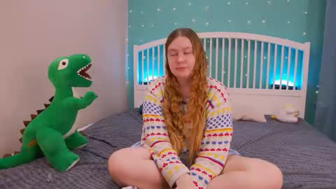 Ellie3 online show from November 21, 5:06 am