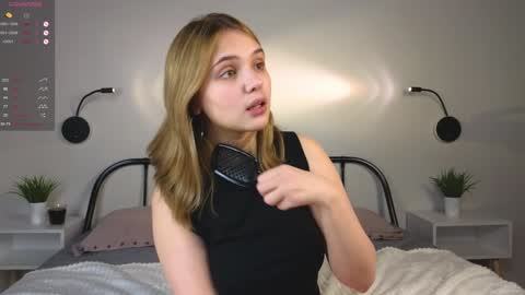 Erica online show from December 17, 8:10 pm