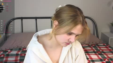 Erica online show from December 18, 8:14 pm