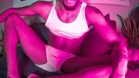 Snapshot of bms777 chatting on January 27, 1:37 am bms777 online show from January 27, 1:37 am