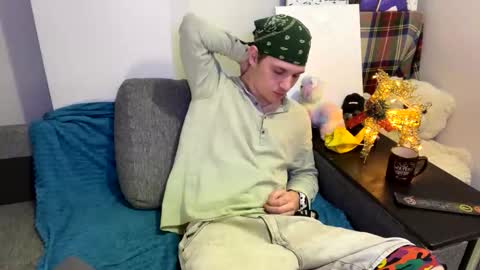 Snapshot of bob_bucks chatting on February 10, 7:51 pm bob_bucks online show from February 10, 7:51 pm