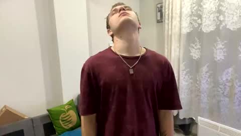 Snapshot of bob_bucks chatting on February 11, 6:35 pm bob_bucks online show from February 11, 6:35 pm