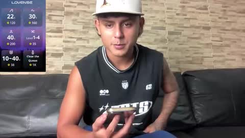 Snapshot of bob_pettersonn chatting on February 1, 2:10 am Bob INDEPENDENT MODEL online show from February 1, 2:10 am