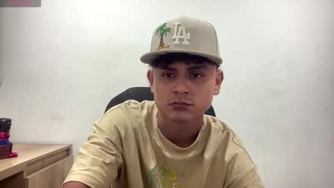 Snapshot of bob_pettersonn chatting on February 13, 11:56 pm Bob INDEPENDENT MODEL online show from February 13, 11:56 pm