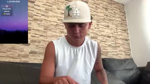 Snapshot of bob_pettersonn chatting on February 24, 5:33 pm Bob INDEPENDENT MODEL online show from February 24, 5:33 pm