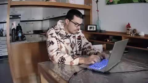 Snapshot of bobber_30 chatting on November 17, 8:31 am Bobber online show from November 17, 8:31 am