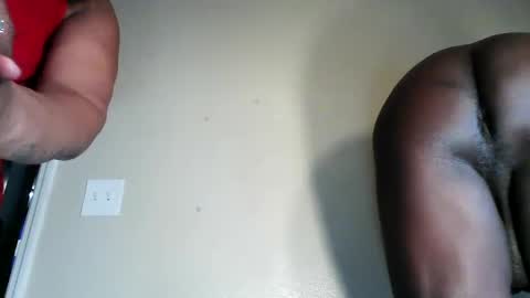 Snapshot of bobbiebone chatting on February 15, 12:54 pm bobbiebone and company online show from February 15, 12:54 pm