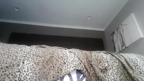 Snapshot of bobbiebone chatting on October 5, 8:18 pm bobbiebone and company online show from October 5, 8:18 pm