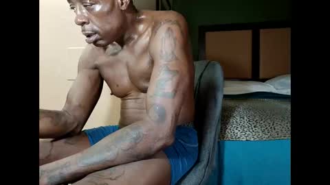 Snapshot of bobbiebone chatting on January 11, 10:42 am bobbiebone and company online show from January 11, 10:42 am