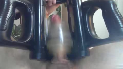 Snapshot of bobby123572970 chatting on November 22, 7:02 pm Bobby123 online show from November 22, 7:02 pm