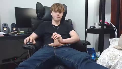 bobby72738 online show from April 8, 4:34 am