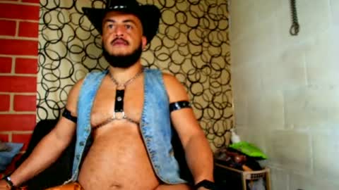 Snapshot of bobby_kbrera chatting on June 21, 6:38 am bobby_kbrera online show from June 21, 6:38 am