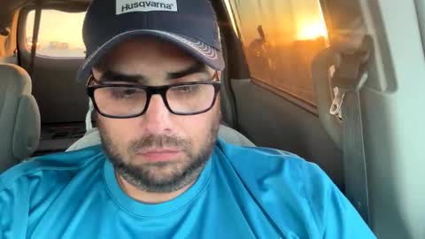 Snapshot of bobby_lightt chatting on June 2, 1:18 am Bobbyyyy online show from June 2, 1:18 am