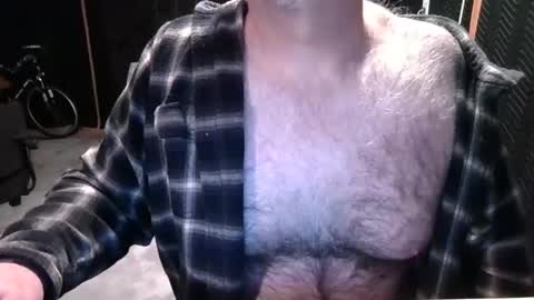 Snapshot of bobbyhill27b chatting on February 3, 3:20 am BobbyHill27b online show from February 3, 3:20 am