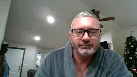 bobjones5003 online show from December 6, 8:29 pm