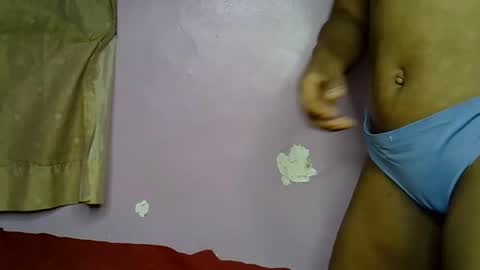 Snapshot of body_desire1 chatting on December 14, 8:13 pm body_desire1 online show from December 14, 8:13 pm