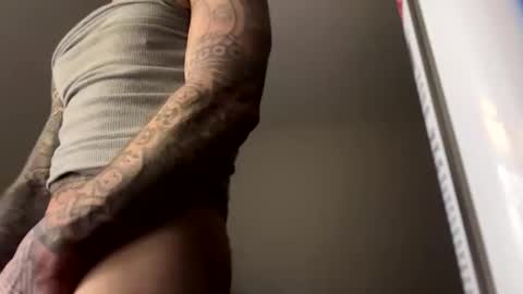 Snapshot of bodyart85_19 chatting on January 6, 10:13 am Bodyart85 19 online show from January 6, 10:13 am