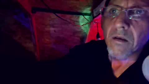 Snapshot of bodybydadgregglenn chatting on February 24, 9:10 am bodybydadgregglenn online show from February 24, 9:10 am