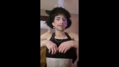 Snapshot of bodyyattiyatti chatting on December 22, 6:27 pm Sailorartemis online show from December 22, 6:27 pm