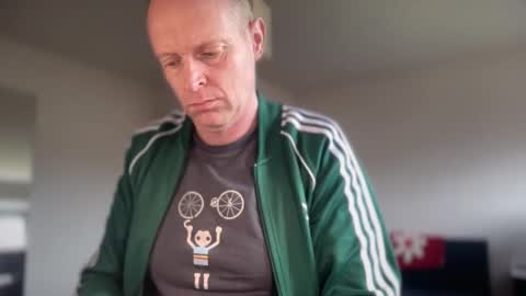 Snapshot of boegieboy76 chatting on February 2, 10:03 am ask me online show from February 2, 10:03 am