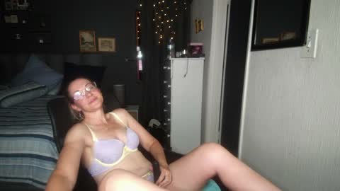 Ningifun couple online show from January 8, 5:37 pm