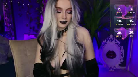 Snapshot of bogemabella chatting on May 12, 10:51 pm Your Mistress Bella online show from May 12, 10:51 pm