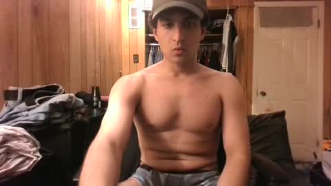 Snapshot of boigym chatting on June 18, 4:35 am sexy swimmer online show from June 18, 4:35 am