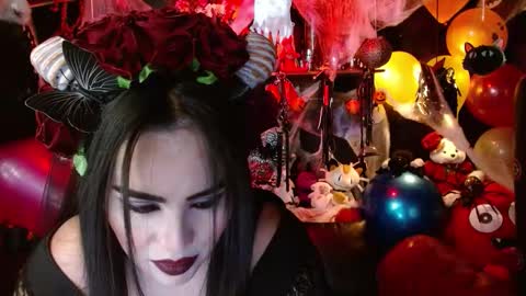 Paris online show from October 31, 12:00 am