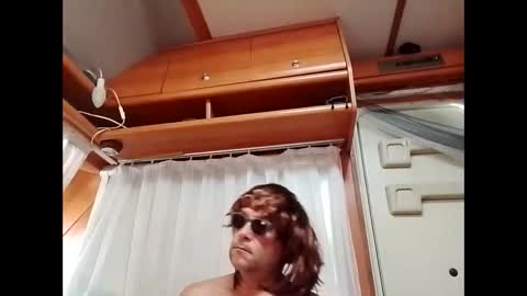 bombombum272 online show from April 26, 5:10 pm