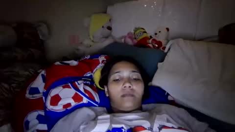 Snapshot of bombon_205661 chatting on November 10, 11:37 pm Melanie online show from November 10, 11:37 pm