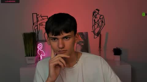 bondi_vv online show from October 26, 8:04 pm