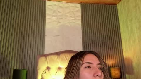 Snapshot of bonnali_lune chatting on April 20, 8:43 pm bonnali_lune online show from April 20, 8:43 pm