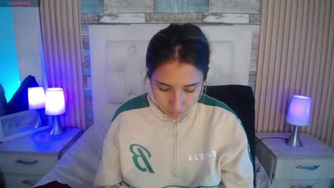 Snapshot of bonnali_lune chatting on April 27, 8:40 pm bonnali_lune online show from April 27, 8:40 pm
