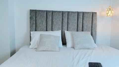 Bonnie online show from November 11, 8:25 am