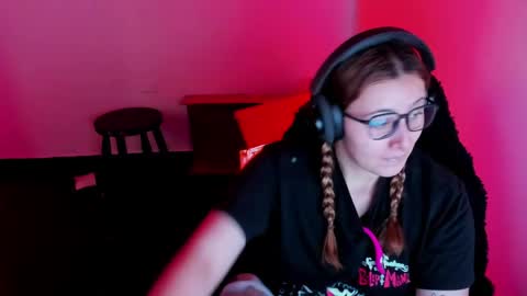 Bonnie Help me reach 500 likes online show from April 13, 6:46 pm