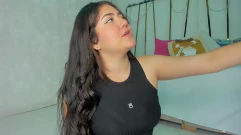 Bonnie online show from December 5, 6:15 pm