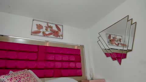   online show from March 6, 11:45 pm