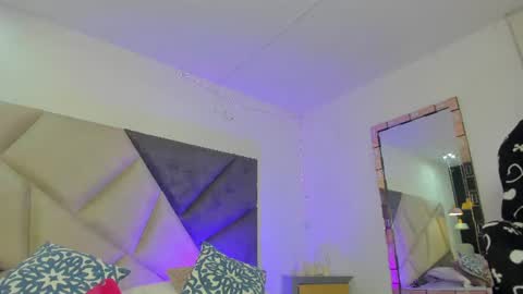 Snapshot of bonniecute_ chatting on July 9, 1:09 am online show from July 9, 1:09 am