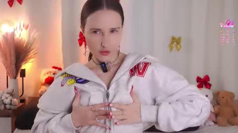 Emma online show from February 17, 1:13 am