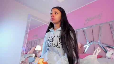 Bonnie  online show from January 14, 12:35 pm