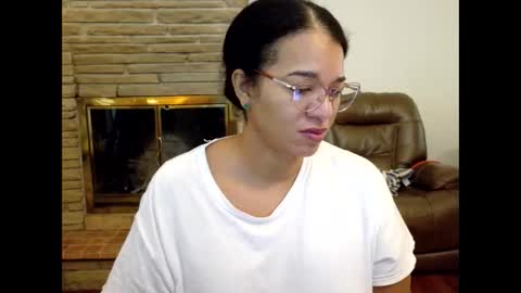 Queen Bon Vivantt online show from November 12, 2:28 pm