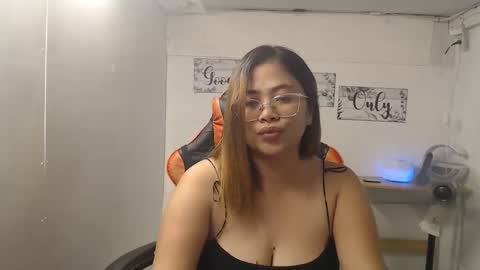 Snapshot of boobsvian chatting on February 1, 5:18 am Vian online show from February 1, 5:18 am