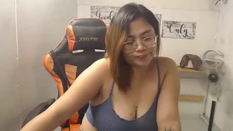 Snapshot of boobsvian chatting on February 9, 2:29 pm Vian online show from February 9, 2:29 pm