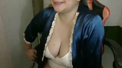 Snapshot of boobsvian chatting on February 16, 12:45 pm Vian online show from February 16, 12:45 pm