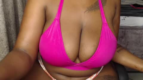 booby_candy online show from June 18, 1:39 am